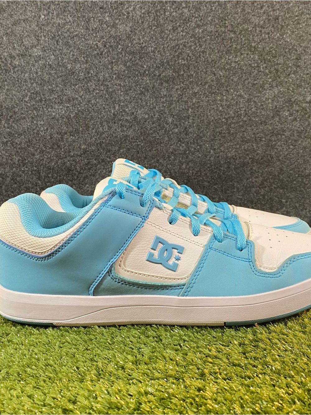 DC Cure Skateboarding Shoes Mens 12.5 UNC Carolina Sky Blue White Low Top